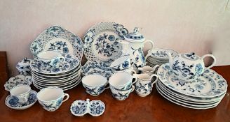 1 Kaffee-/Teeservice "Zwiebelmuster"