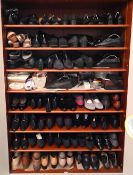 Inhalt Schuhschrank u.a.: Damenschuhe Gr. 6 – 6 ½ (EU 39) Marke Sioux, Salamander u.a.,