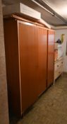 1 Rauminhalt mit gebrauchten Möbeln, Bekleidung u.a., Asp.