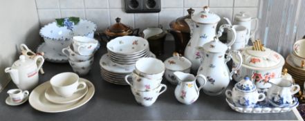 1 Konvolut Hausrat: Porzellan Rosenthal Ivory, Classic Rose, Meissen Dose, Hutschenreuther,