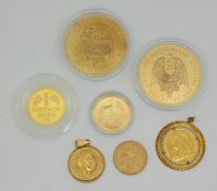 1 Goldmünzanhänger Dt. Reich 10 Mark, Fassung GG 18ct., 1 Goldmünzanhänger England, Fassung GG 14ct.
