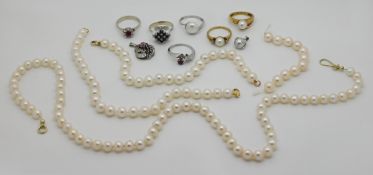 1 Konv. Schmuck je GG/WG 14ct. z.T. mit Perlen bis zu D 9,5mm, Brillanten bis zu 0,22ct. wohl Rubine