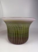 Vase grün mit rot, Farbverlauf
