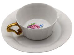 Tasse mit Untertasse 
