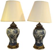 Zwei Tischlampen
