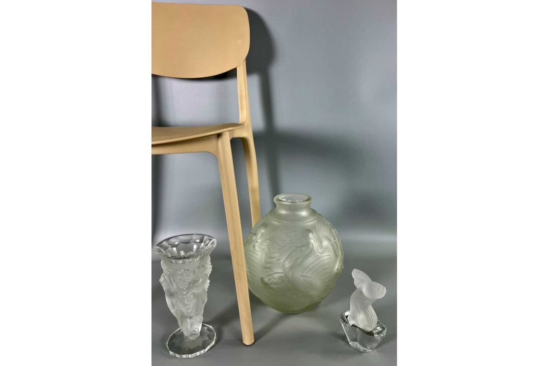 Glas Konvolut, zwei Vasen Art-Déco-Stil, evtl. Verlys und Paperweight Fisch wohl Sèvres - Bild 2 aus 7