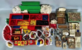 Historische Spiele und Karten, Konvolut, darunter Schimmelspiel, 19. Jhdt. Biedermeier, vintage Lego