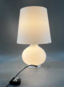 Ingrand, Max (1908-1969) für Fontana Arte, Tischleuchte 1853 weißes Opalglas, ca. 53,5cm, vintage