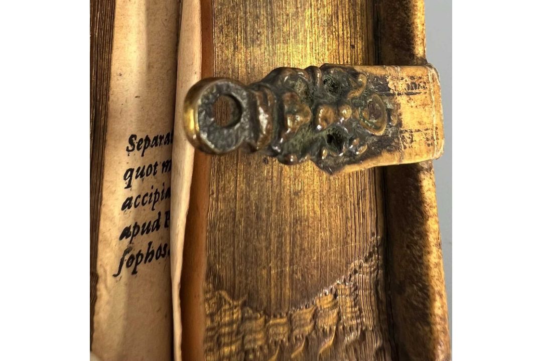 Biedermeier Konvolut 18./19. Jhdt., u.a. Glas Flakon, Überfangglas, Puppenköpfe, Buch-Schatulle - Bild 18 aus 20