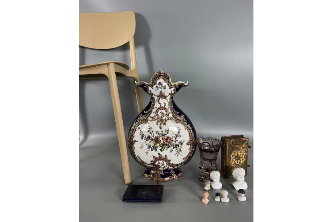 Biedermeier Konvolut 18./19. Jhdt., u.a. Glas Flakon, Überfangglas, Puppenköpfe, Buch-Schatulle - Bild 2 aus 20