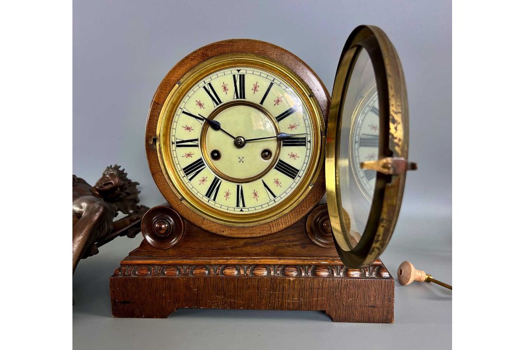 Wanduhr Japy Frères mit Figuren im Napoleon III Stil und Tischuhr H.A.C. 19./20. Jhdt. - Bild 10 aus 15