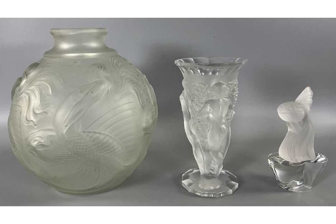 Glas Konvolut, zwei Vasen Art-Déco-Stil, evtl. Verlys und Paperweight Fisch wohl Sèvres - Bild 1 aus 7