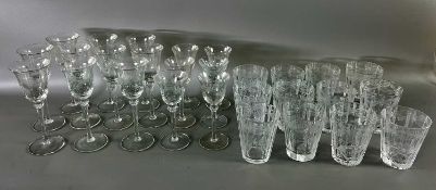 Gläser Konvolut vintage oder antik, Ätzdekor u Schliffdekor, insgesamt 28 Gläser