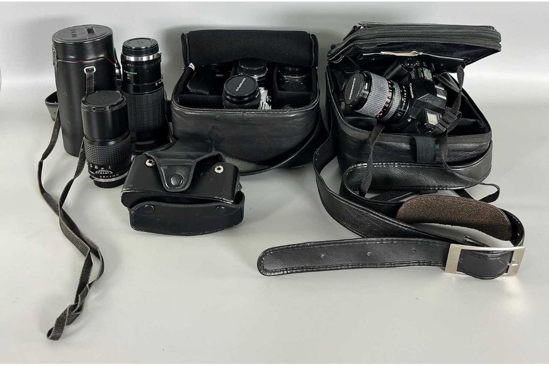 Spiegelreflexkameras Olympus OM-2n und Chinon CP-7m, analog, zahlreiche Objektive und Zubehör - Bild 1 aus 10