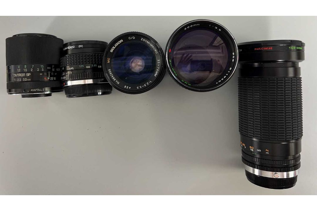 Spiegelreflexkameras Olympus OM-2n und Chinon CP-7m, analog, zahlreiche Objektive und Zubehör - Bild 9 aus 10