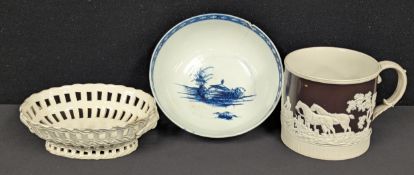 An 18th century Worcester Precipice pattern bowl, decorated in underglaze blue with chinoiserie