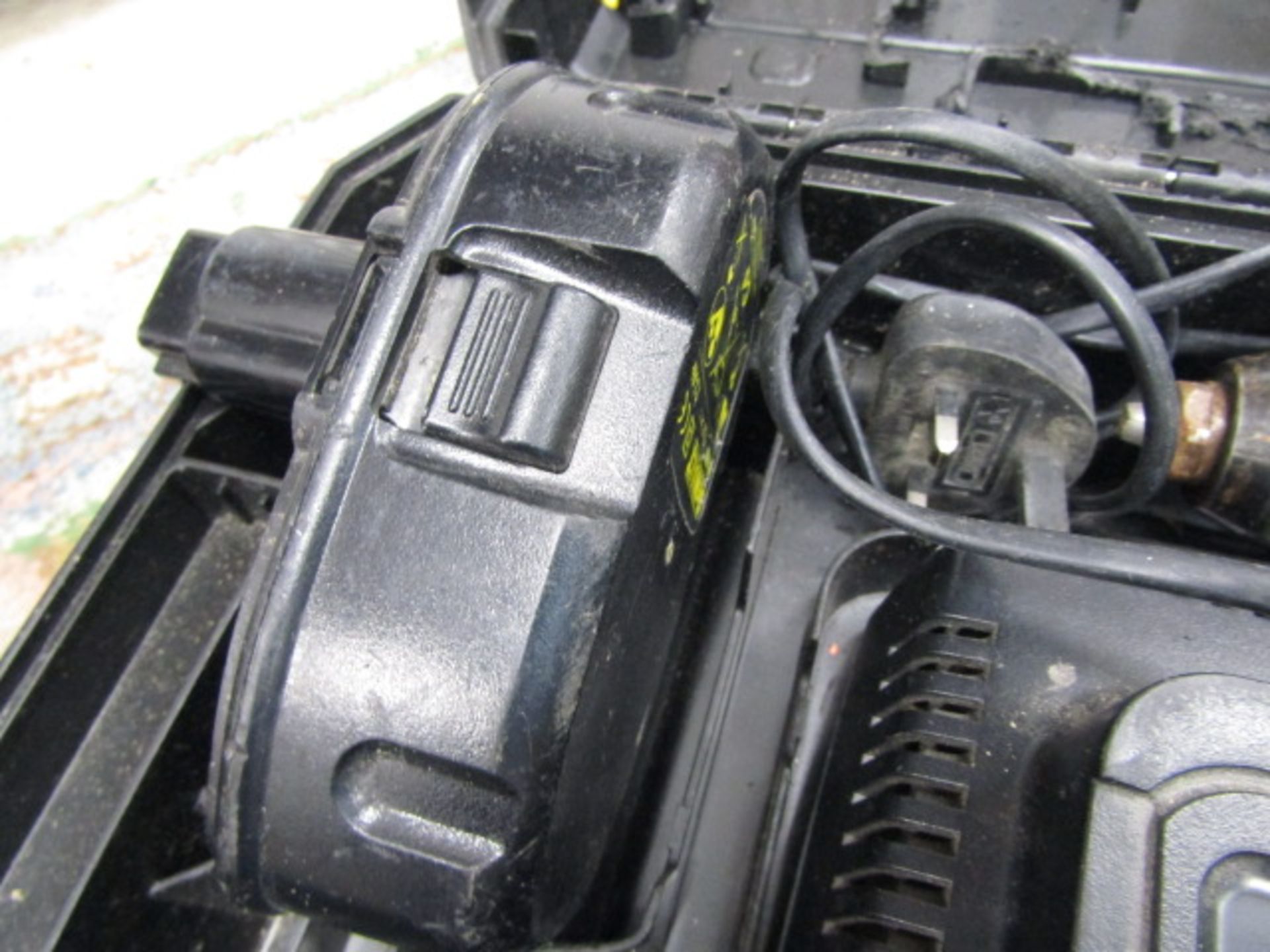 DeWalt cordless drill in case with charger and battery - Image 3 of 4