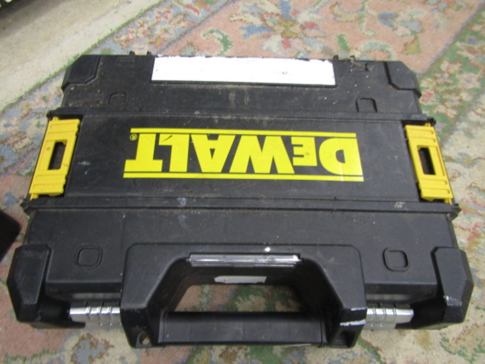 DeWalt cordless drill in case with charger and battery - Image 4 of 4