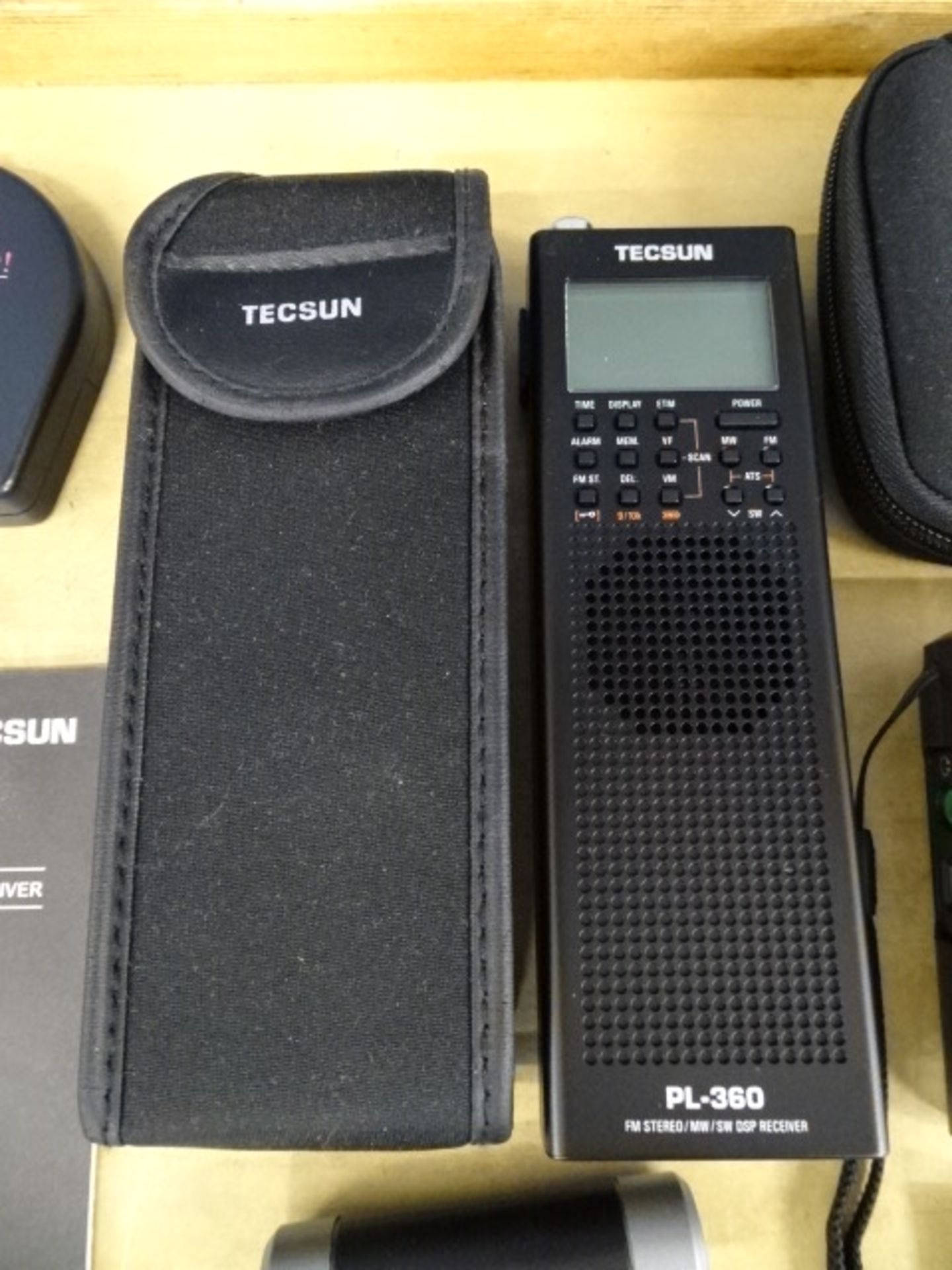 Tecsun PL-360 portable radio, Tecsun PL-380 portable radio and Xhdata D-808 portable radio, all from - Image 2 of 9