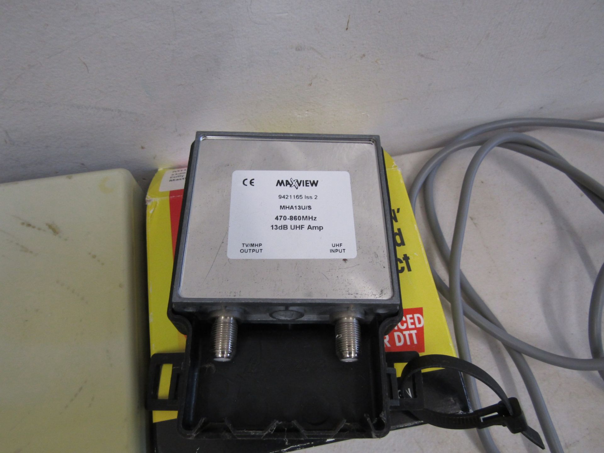 AVO Universal Avometer, Heathkit IG-4505 Oscilloscope Calibrator, UHF amp, etc - Image 4 of 6