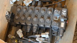 JCB 401/79267 Hydraulic control valve block