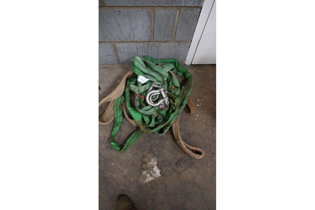 lifting strops and D-shackles
