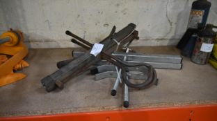 Ladder roof rack braces
