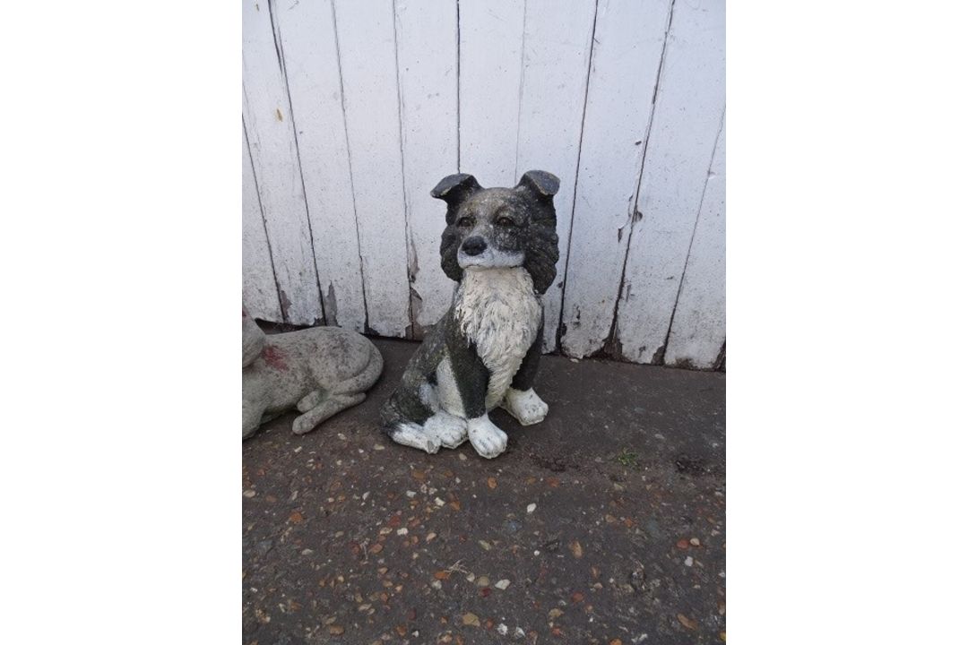 2 Dog Garden Ornaments - Image 3 of 3