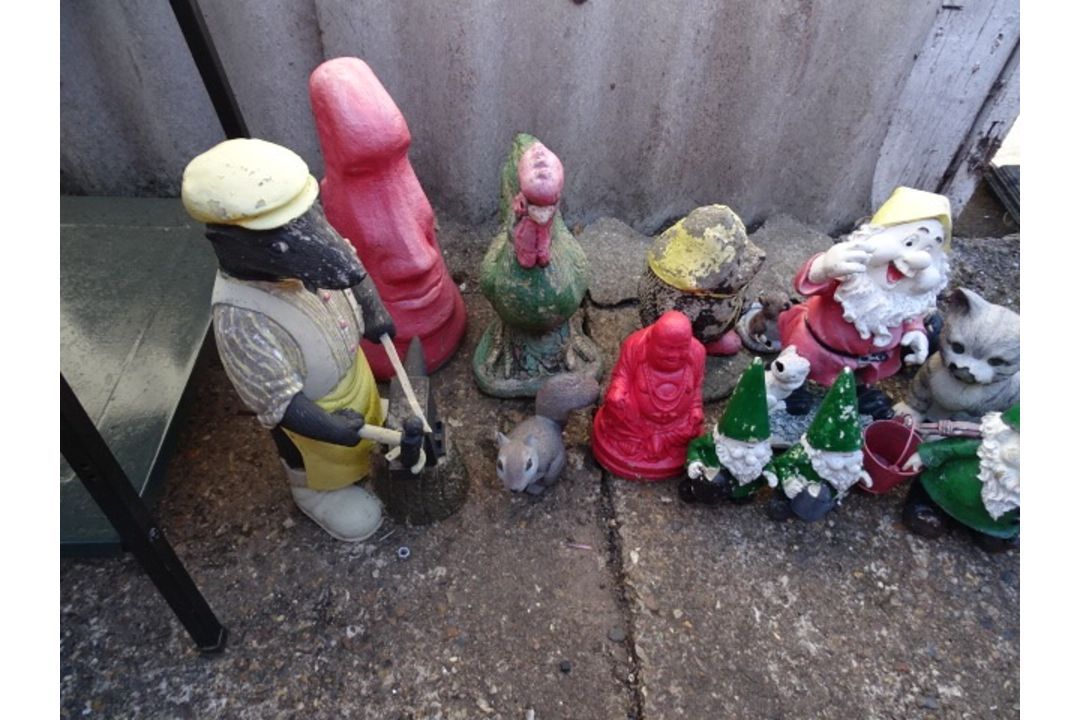 Assortment of Garden Ornaments - Image 4 of 4