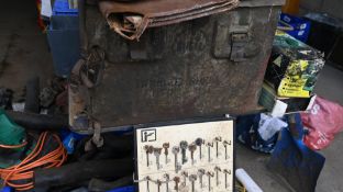 Vintage shell oil transport box