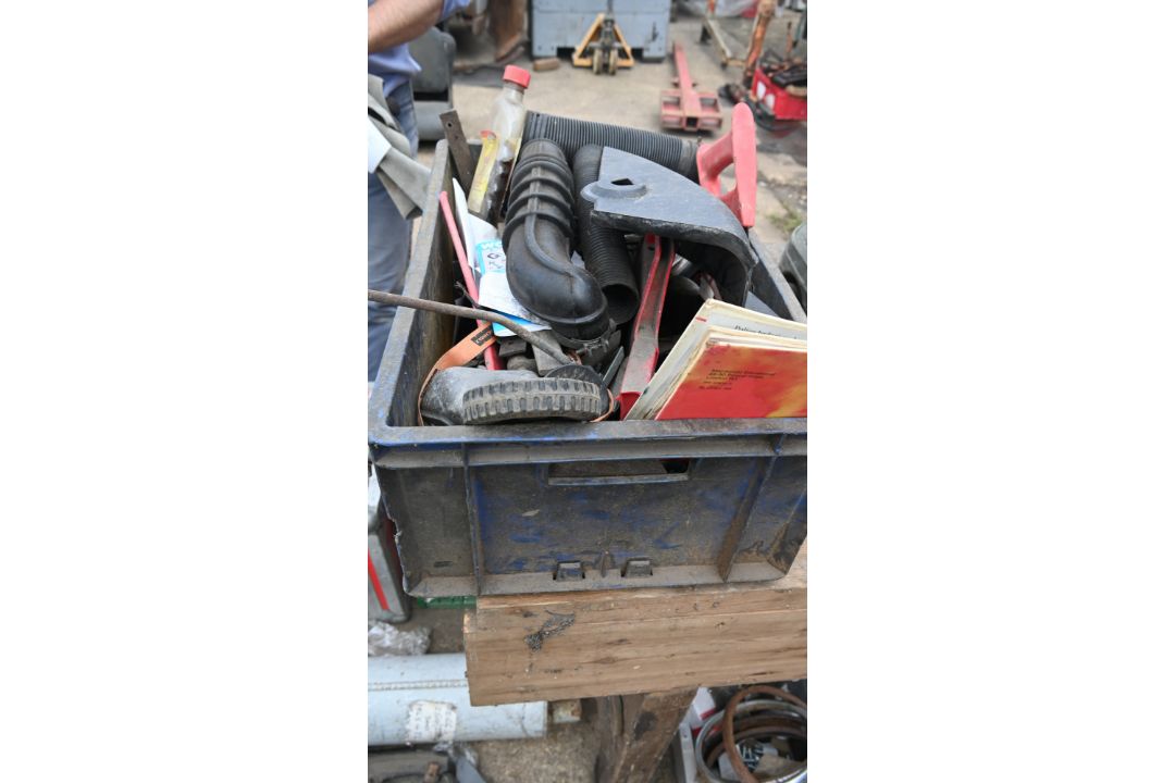 Box of sundries