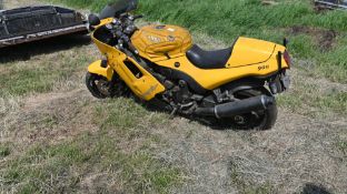 1995 Triumph 900 Daytona motorbike