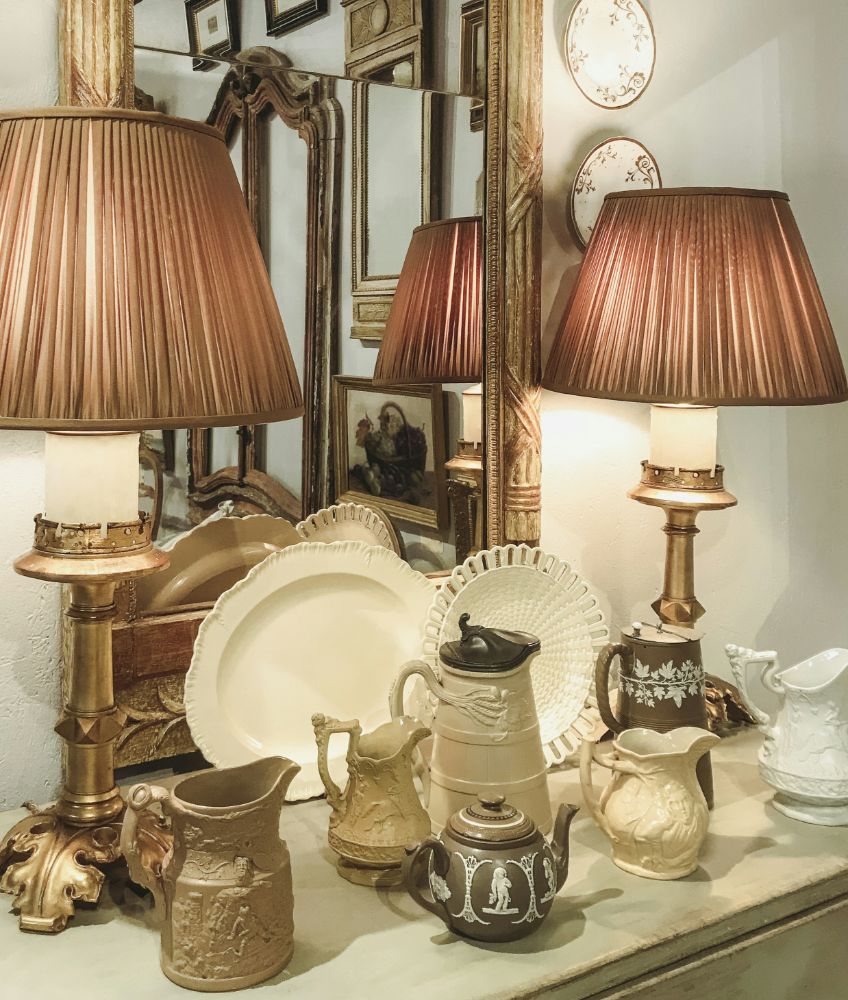 Antiques  & Collectables Auction