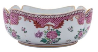 A Samson famille rose porcelain bowl in Chinese export style, circa 1900 of shaped square form,