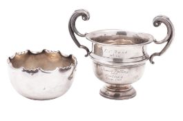 An Edwardian silver sugar bowl, circular form,
