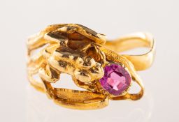 A pink sapphire frog designed ring,