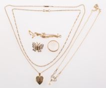 A small mixed group of jewellery, including a 9ct gold wedding band, UK hallmark, size P1/2, 3.