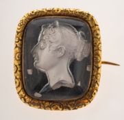 A Queen Victoria Essex crystal brooch pendant,
