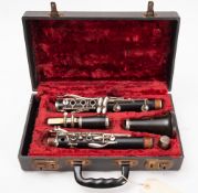 A Boosey & Hawkes 'Emporer' clarinet. Se