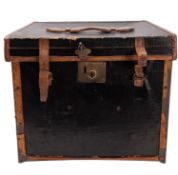 A late 19th/early 20th Century hat box.