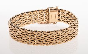 Smith & Pepper, a 1960's 9ct gold bracelet,