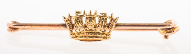 A Royal Naval crown sweetheart brooch, the crown mounted to the centre of the bar brooch,