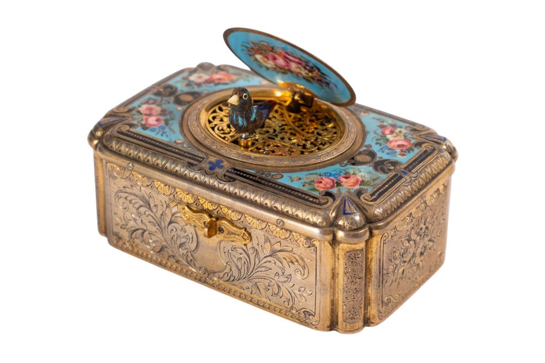 A FRENCH OR SWISS GILT METAL AND ENAMELLED SINGING BIRD AUTOMATON MUSICAL BOX, - Image 4 of 4