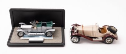A Franklin Mint 1:24 scale model of a Rolls Royce Silver Ghost.