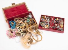 A mixed collection of white and yellow metal costume jewellery.