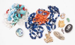 A quantity of costume jewellery, to incl