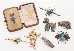 Various insect and animal brooches to include a rolled gold spider bar brooch,