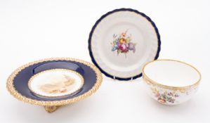 A mixed lot of porcelain,