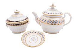 A Flight & Barr Worcester teapot, cover