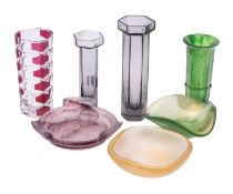 A mixed group of art glass comprising two shallow Murano bowls with gold inclusions,
